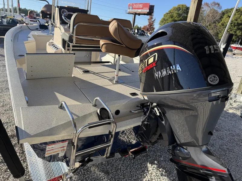 Slide: The Image of Xpress Hyper-Lift Bay Series H20 BAY-HYD STEERING 2026 - 7