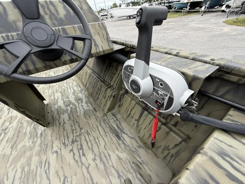 Slide: The Image of Lowe Roughneck Side Console 2026 - 5