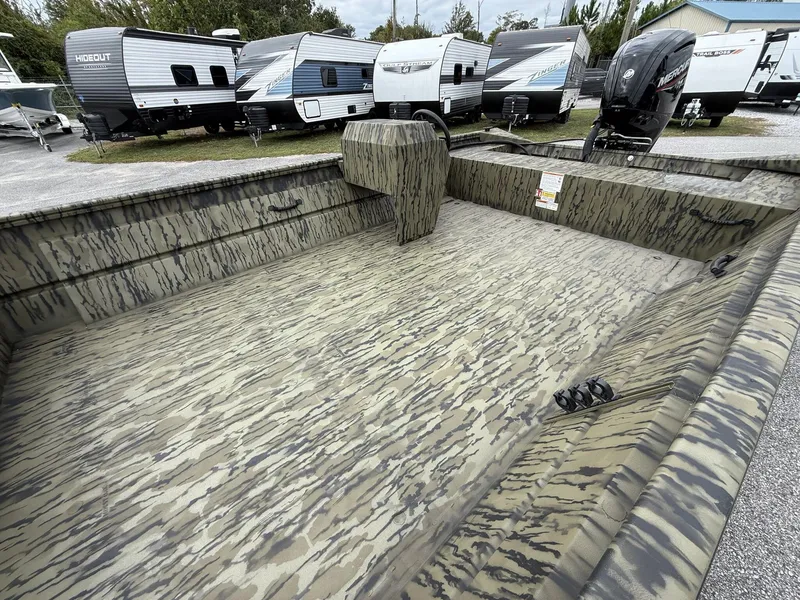 Slide: The Image of Lowe Roughneck Side Console 2026 - 8