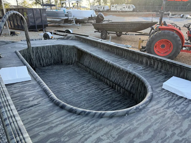 Slide: The Image of Edge Boats Standard Series 756TST 2026 - 4