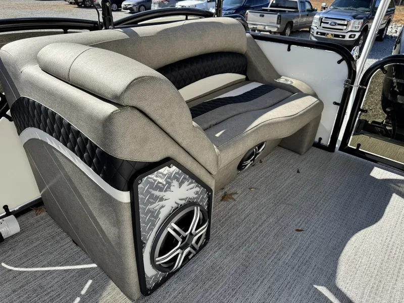 Slide: The Image of Aloha PARADISE 230 ARCH SPORT TOWER-200HP 2026 - 4