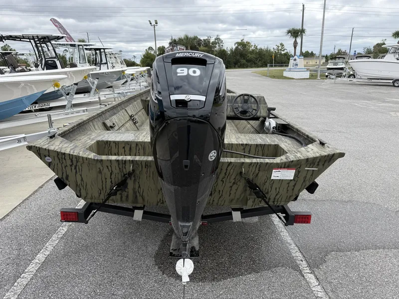 Slide: The Image of Lowe Roughneck Side Console 2026 - 3