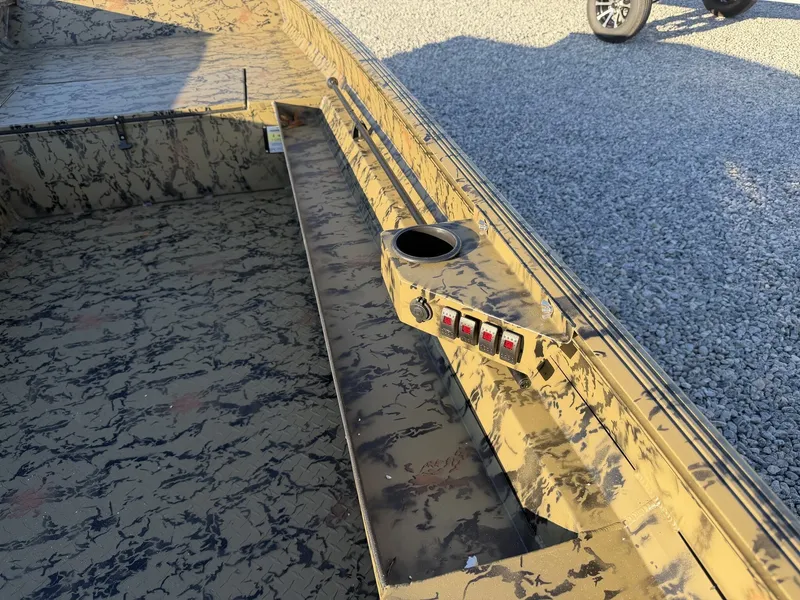 Slide: The Image of Edge Duck Boats Standard Series 756TST 2026 - 7