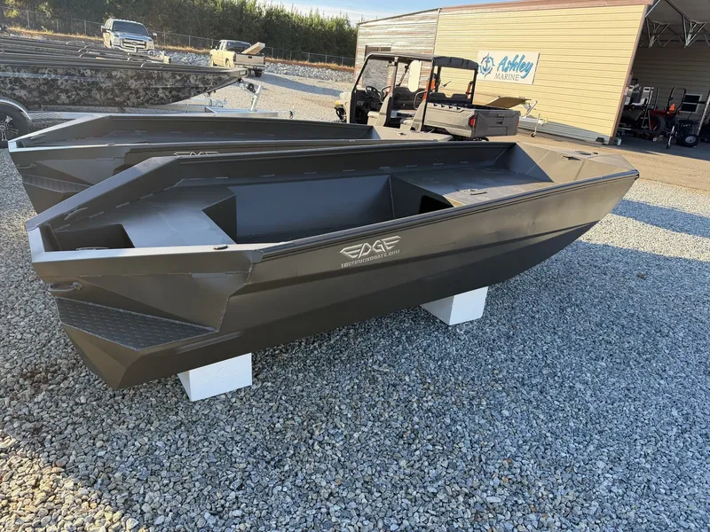 Slide: The Image of Edge Boats Sportsman Series 553DB MID DECK 2026 - 1