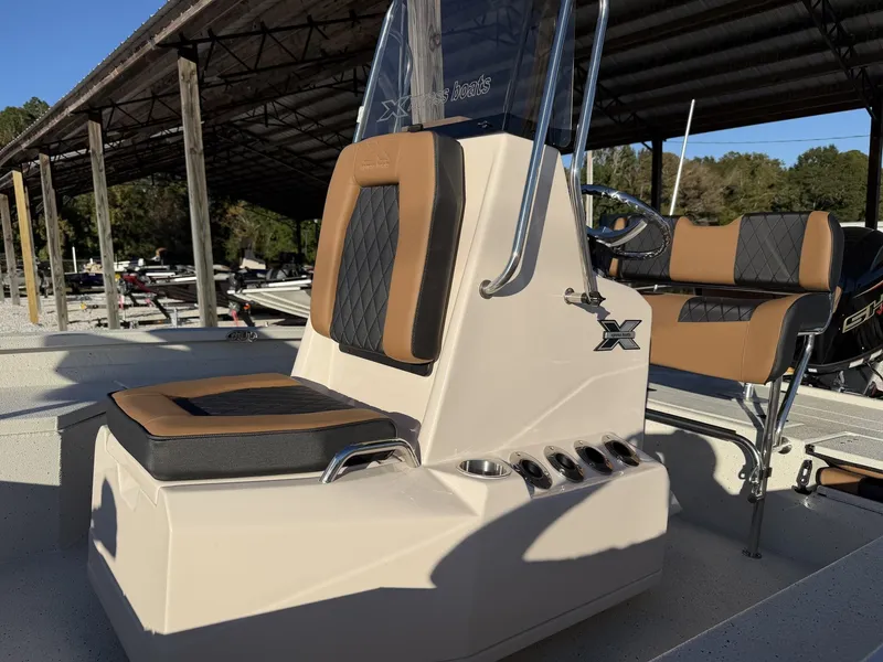 Slide: The Image of Xpress Hyper-Lift Bay Series H20 BAY-HYD STEERING 2026 - 10