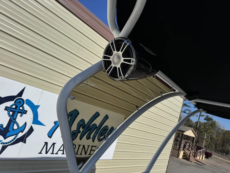 Slide: The Image of Aloha PARADISE 230 ARCH SPORT TOWER-200HP 2026 - 12