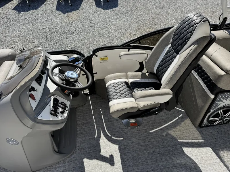 Slide: The Image of Aloha PARADISE 230 ARCH SPORT TOWER-200HP 2026 - 5