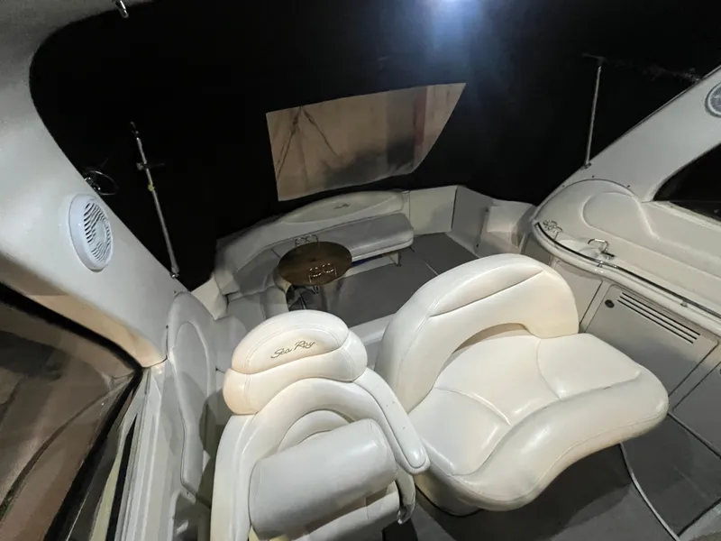 Slide: The Image of Sea Ray 380 Sundancer 2003 - 16