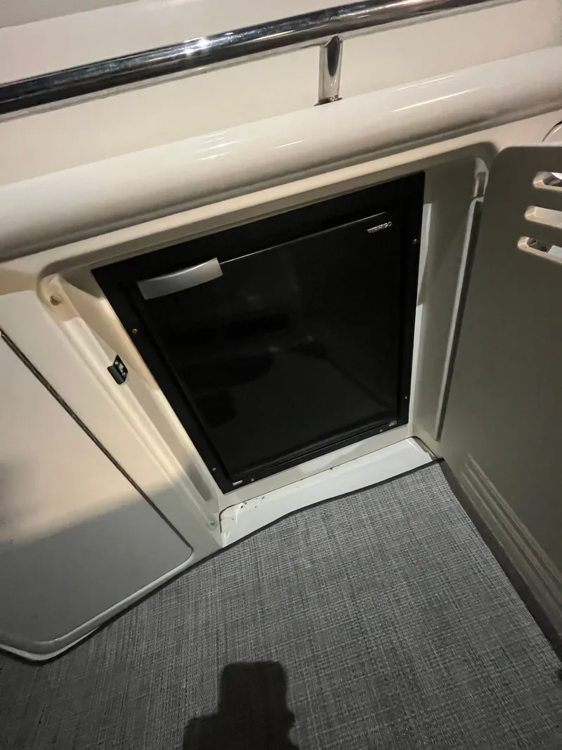 Slide: The Image of Sea Ray 380 Sundancer 2003 - 17