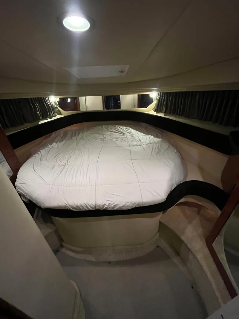 Slide: The Image of Sea Ray 380 Sundancer 2003 - 5