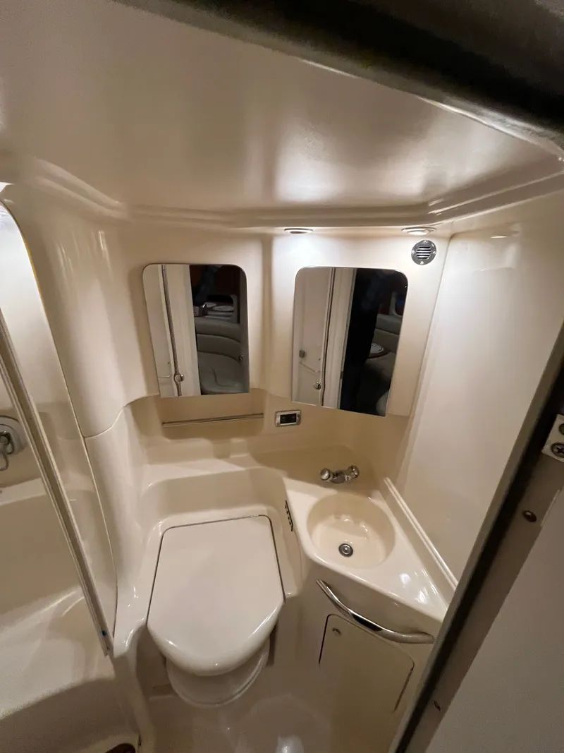 Slide: The Image of Sea Ray 380 Sundancer 2003 - 7