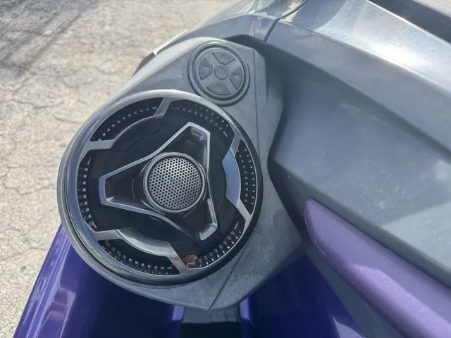 Slide: The Image of Sea-Doo RXT 2021 - 11