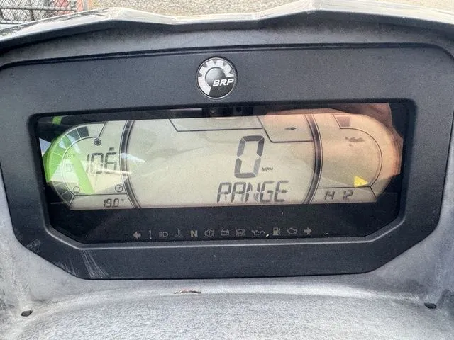 Slide: The Image of Sea-Doo RXT 2021 - 14