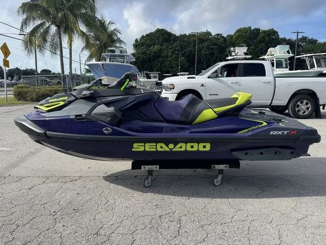 Slide: The Image of Sea-Doo RXT 2021 - 5