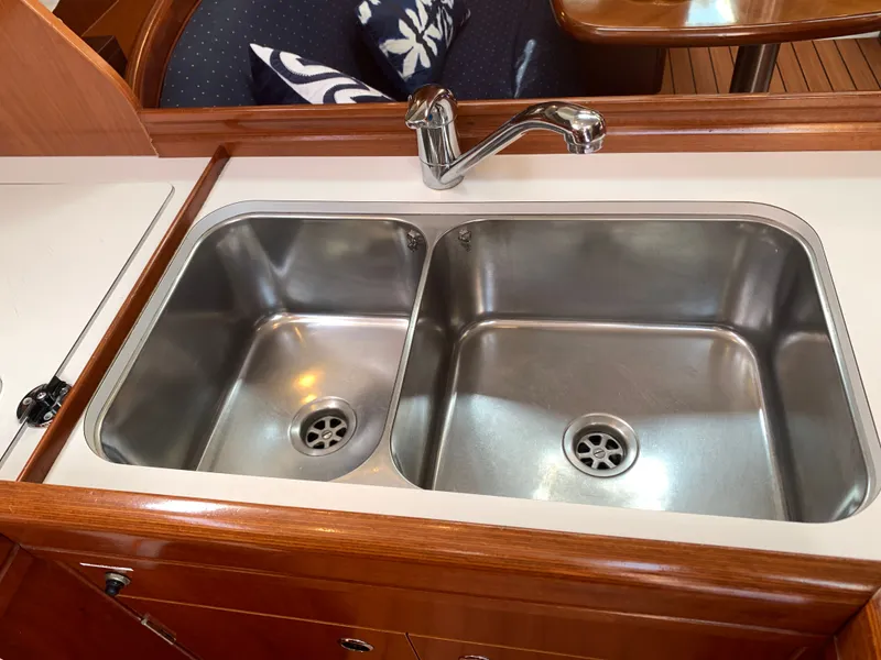 Slide: The Image of Beneteau 373 2005 - 11