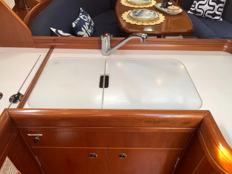 Slide: The Image of Beneteau 373 2005 - 12