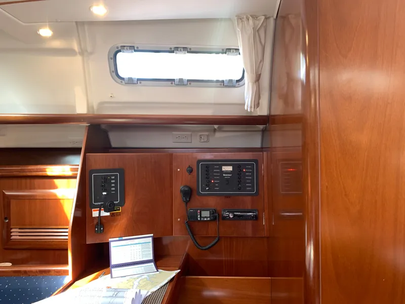 Slide: The Image of Beneteau 373 2005 - 13