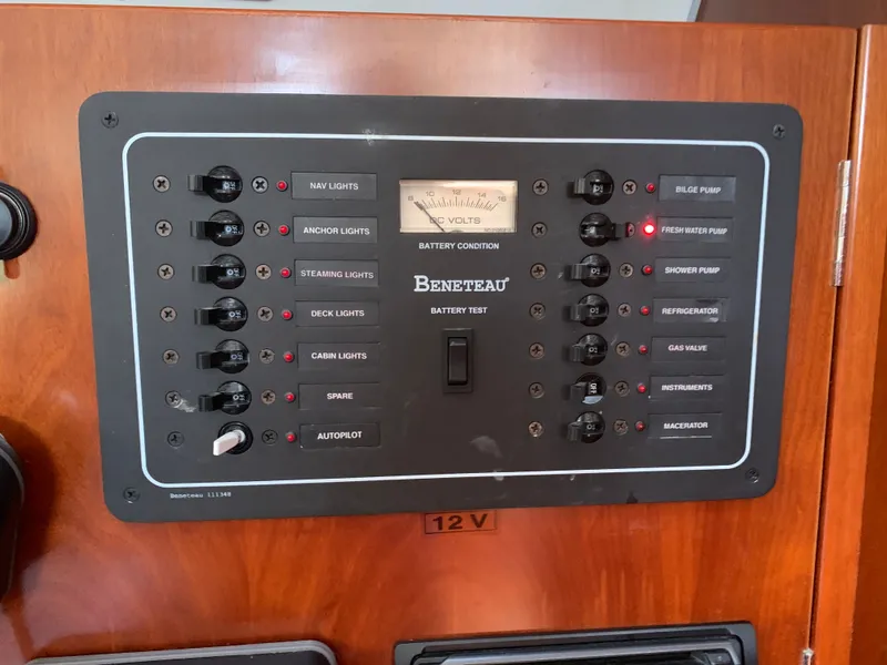 Slide: The Image of Beneteau 373 2005 - 17