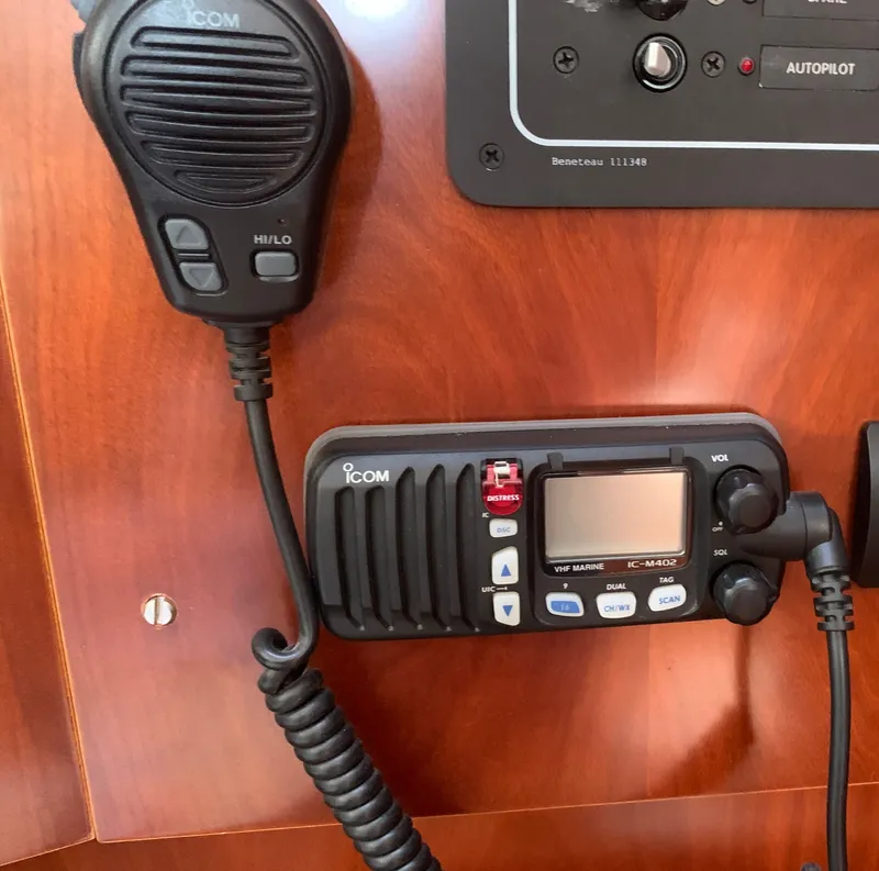 Slide: The Image of Beneteau 373 2005 - 18