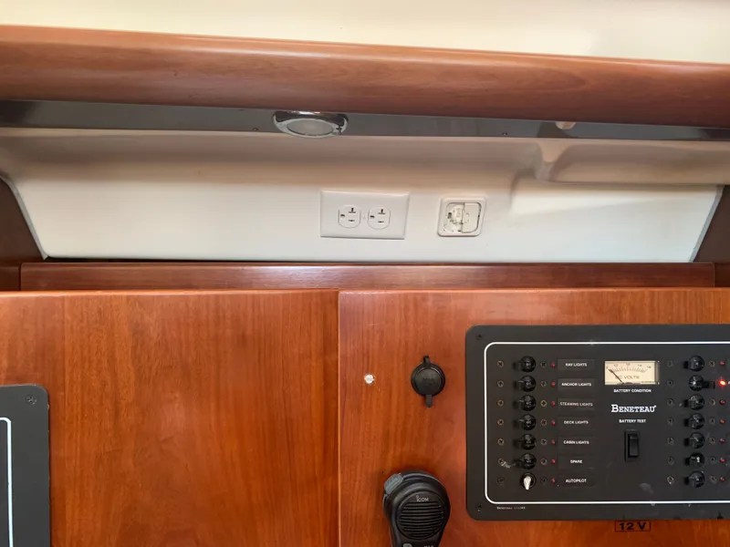 Slide: The Image of Beneteau 373 2005 - 20