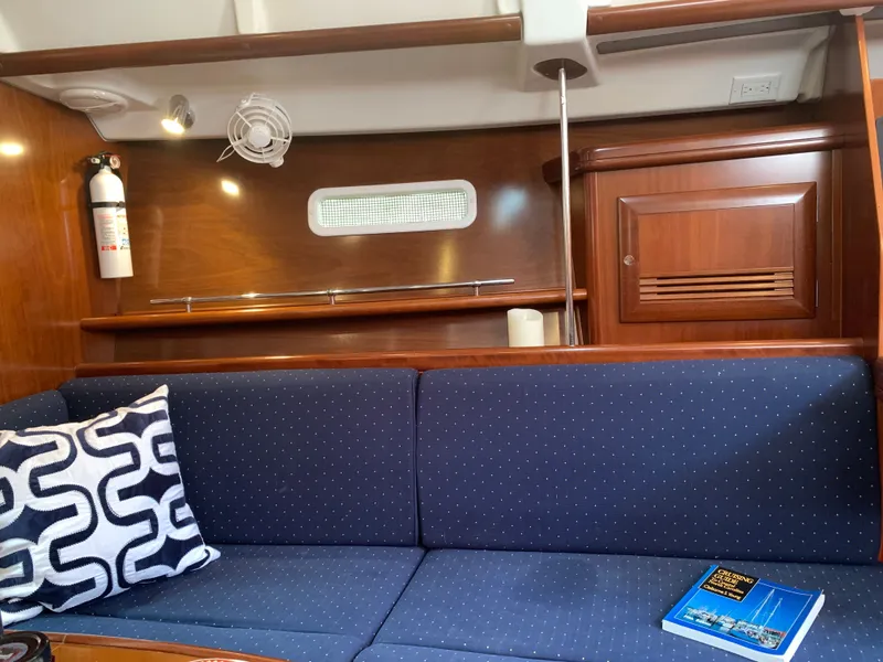 Slide: The Image of Beneteau 373 2005 - 30