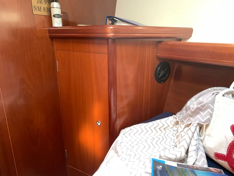 Slide: The Image of Beneteau 373 2005 - 32