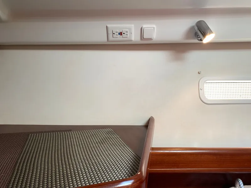 Slide: The Image of Beneteau 373 2005 - 34