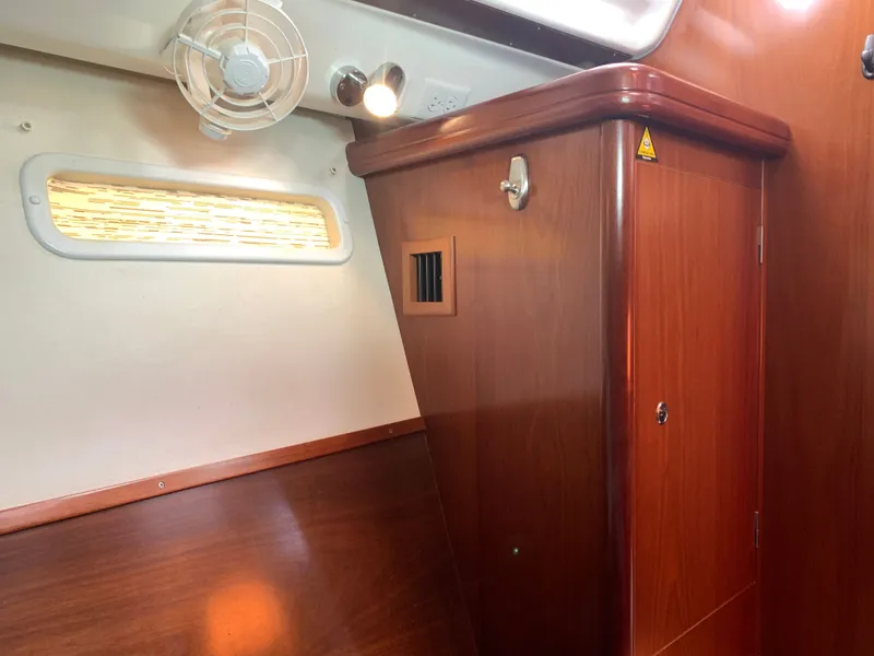 Slide: The Image of Beneteau 373 2005 - 52