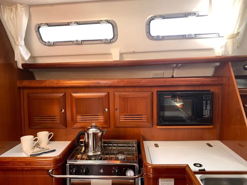 Slide: The Image of Beneteau 373 2005 - 6