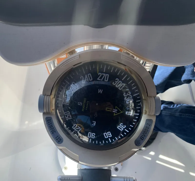 Slide: The Image of Beneteau 373 2005 - 64