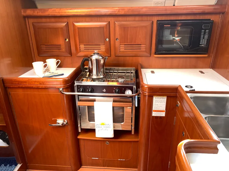 Slide: The Image of Beneteau 373 2005 - 7