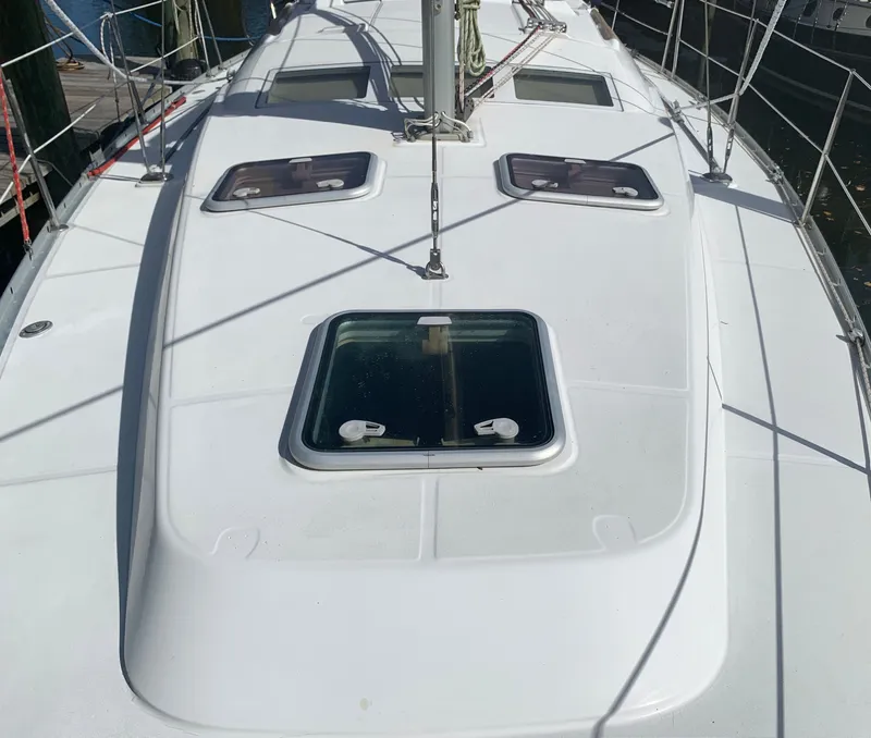 Slide: The Image of Beneteau 373 2005 - 71