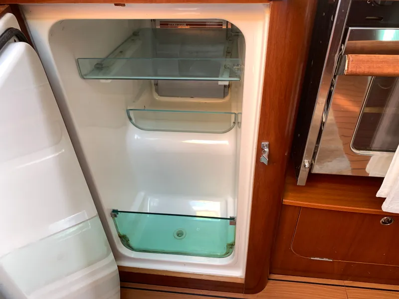 Slide: The Image of Beneteau 373 2005 - 9