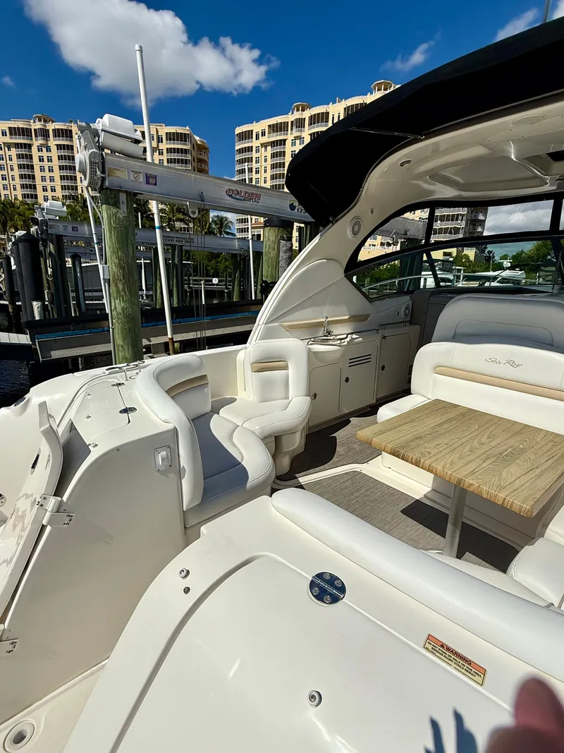 Slide: The Image of Sea Ray 38 Sundancer 2008 - 21