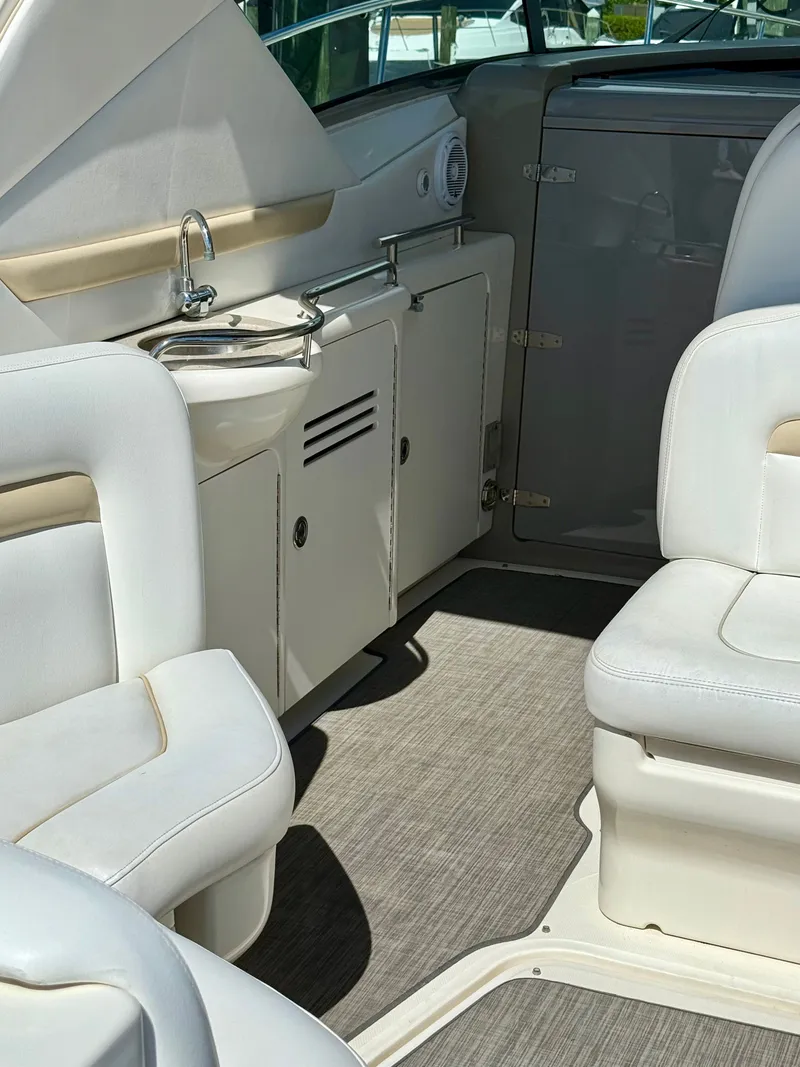 Slide: The Image of Sea Ray 38 Sundancer 2008 - 23