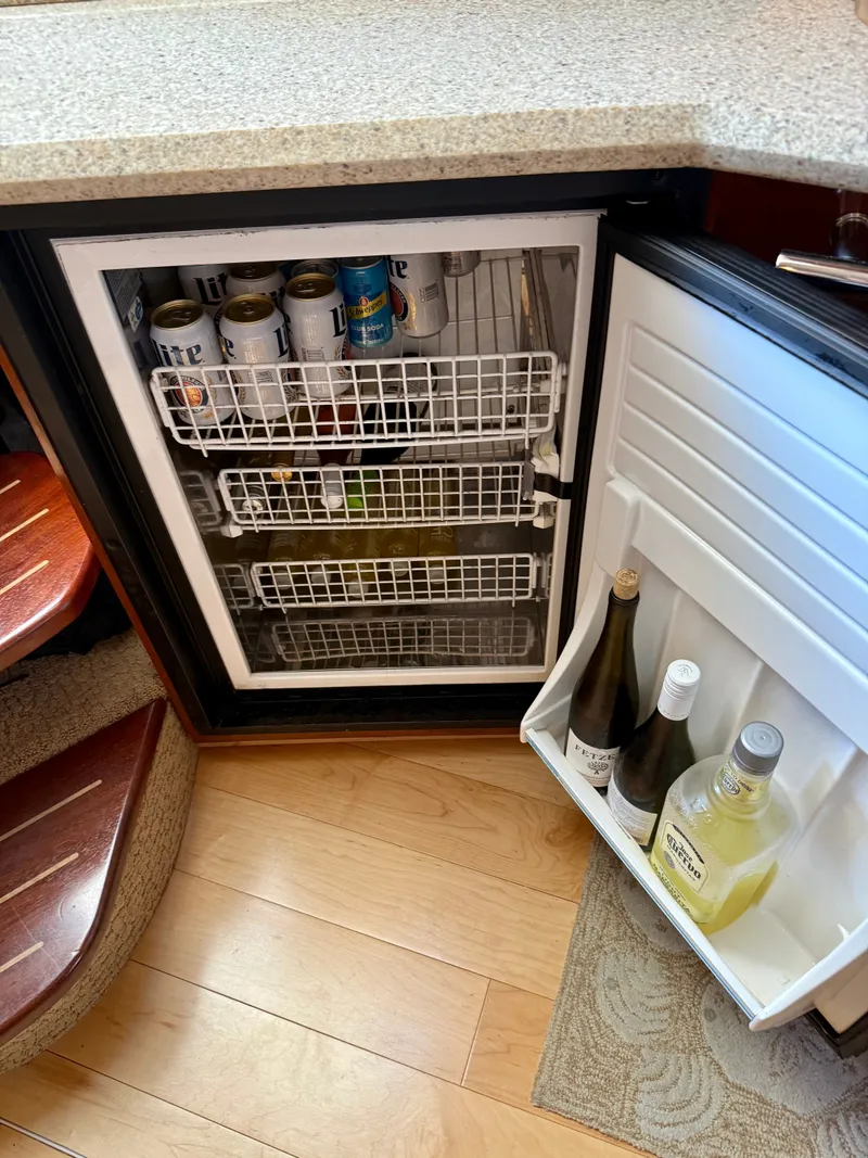 Slide: The Image of Sea Ray 38 Sundancer 2008 - 30