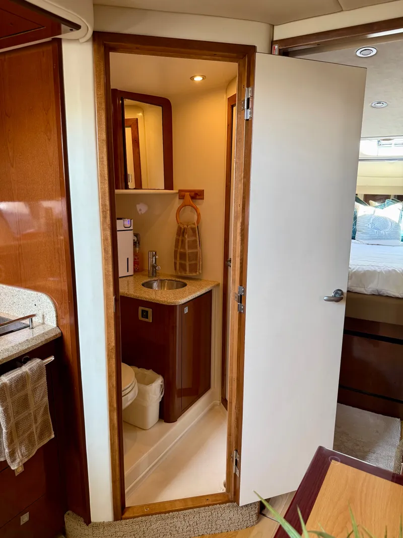 Slide: The Image of Sea Ray 38 Sundancer 2008 - 40