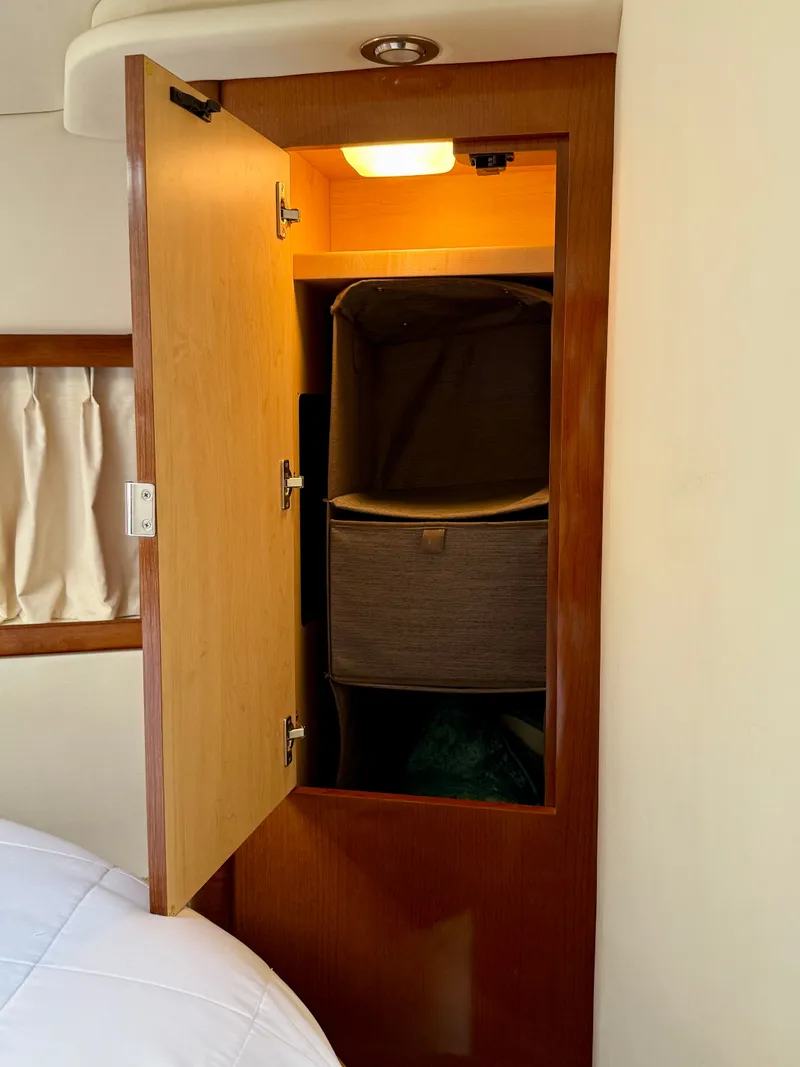 Slide: The Image of Sea Ray 38 Sundancer 2008 - 55