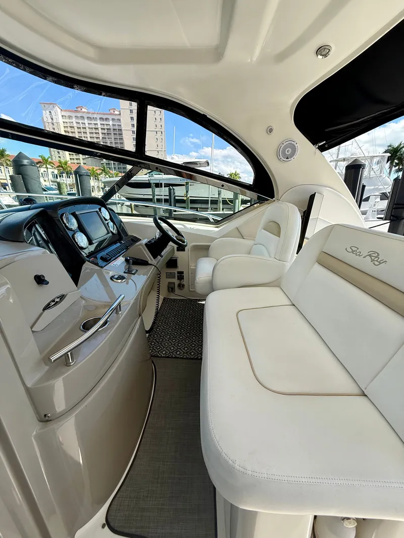 Slide: The Image of Sea Ray 38 Sundancer 2008 - 69