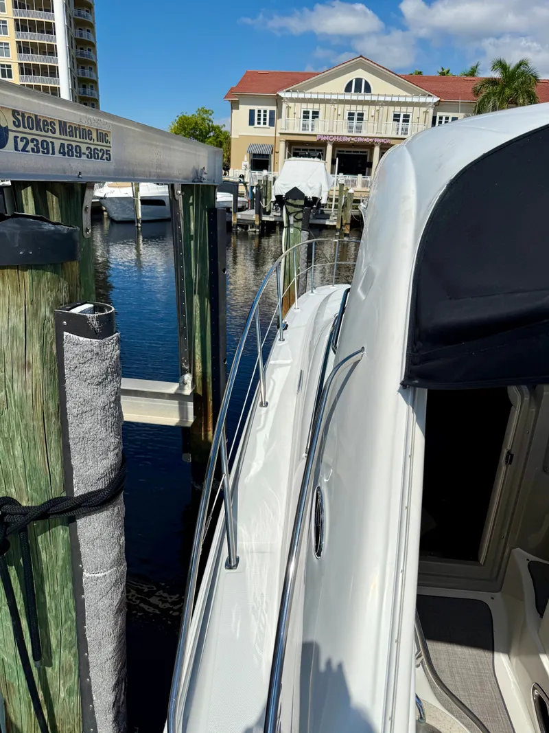 Slide: The Image of Sea Ray 38 Sundancer 2008 - 8