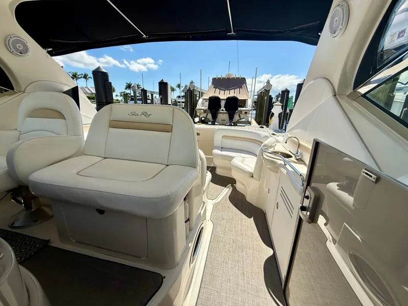 Slide: The Image of Sea Ray 38 Sundancer 2008 - 83