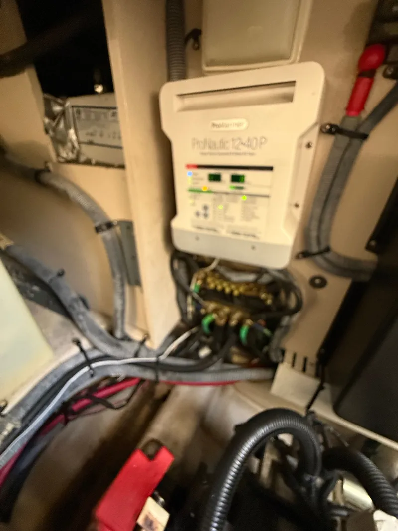 Slide: The Image of Sea Ray 38 Sundancer 2008 - 90