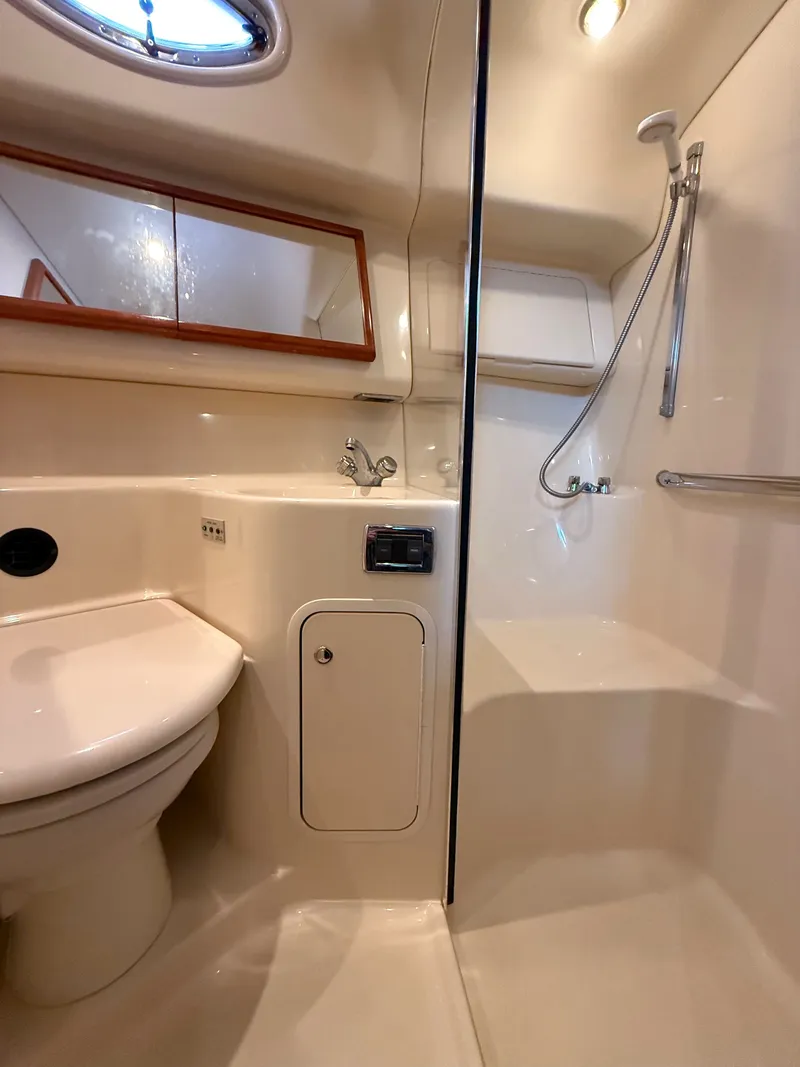 Slide: The Image of Sea Ray 400 Sedan Bridge 2003 - 18