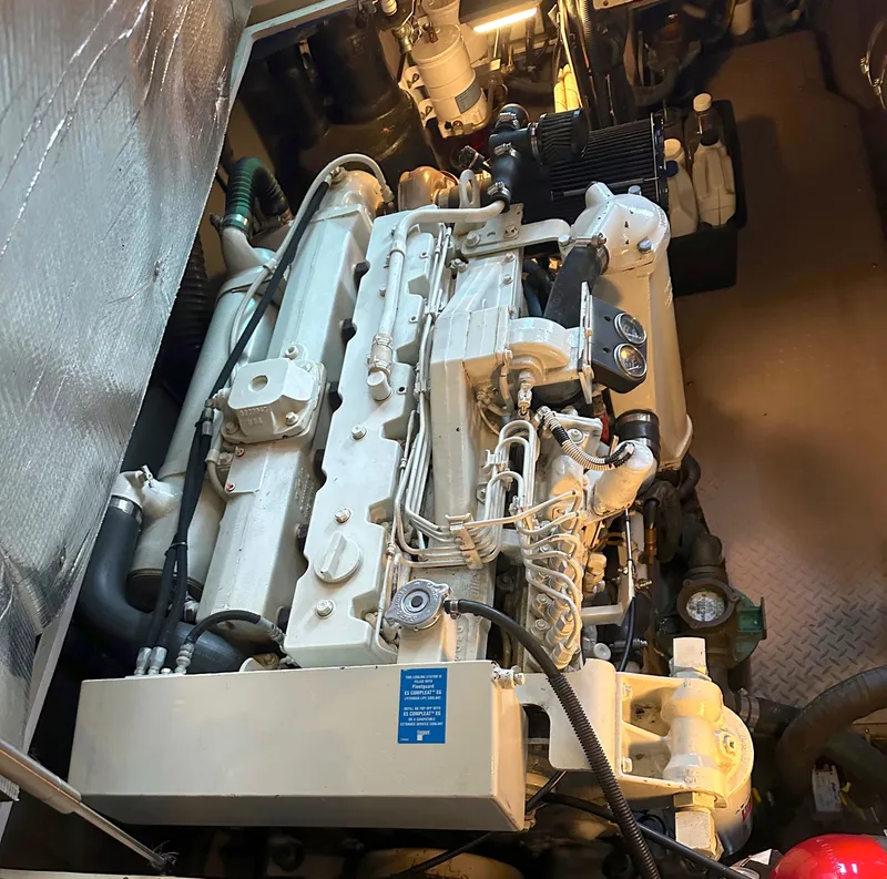 Slide: The Image of Sea Ray 400 Sedan Bridge 2003 - 21