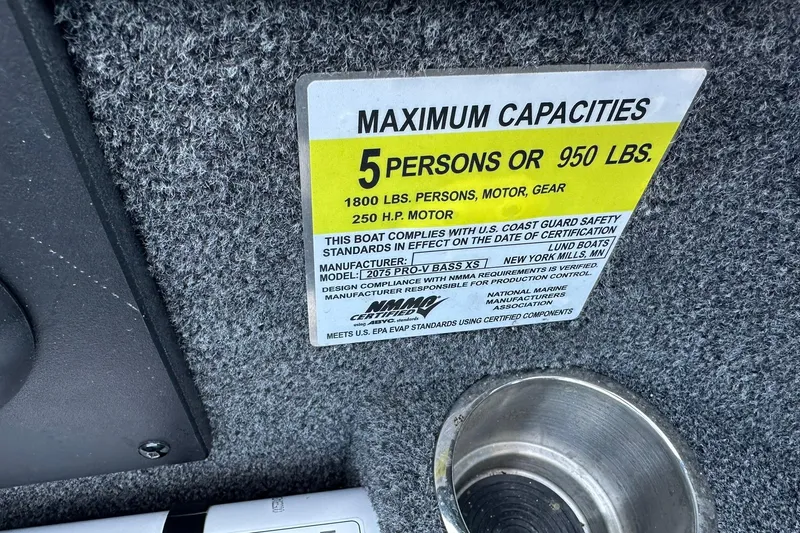 Slide: The Image of 2024 Lund 2075 Pro-V Bass XS capacity label, 5 persons or 950 lbs, 250 HP motor. - 28