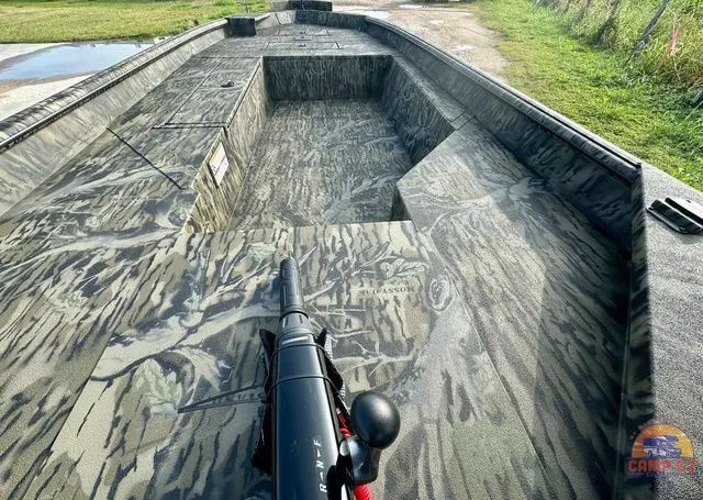 Slide: The Image of SeaArk 1752 Slayer X Pro 2026 - 17