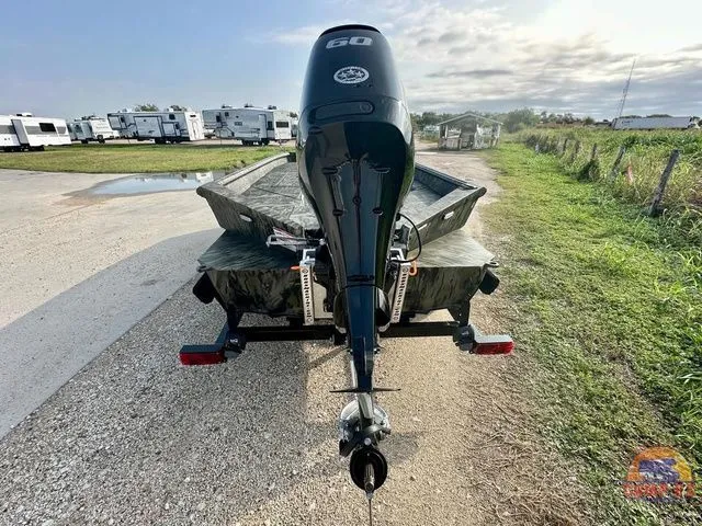 Slide: The Image of SeaArk 1752 Slayer X Pro 2026 - 4