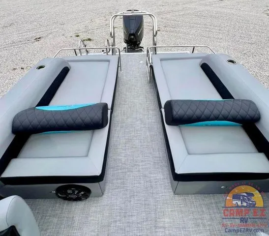 Slide: The Image of Massimo T-25 ULTRA LOUNGER 2024 - 8