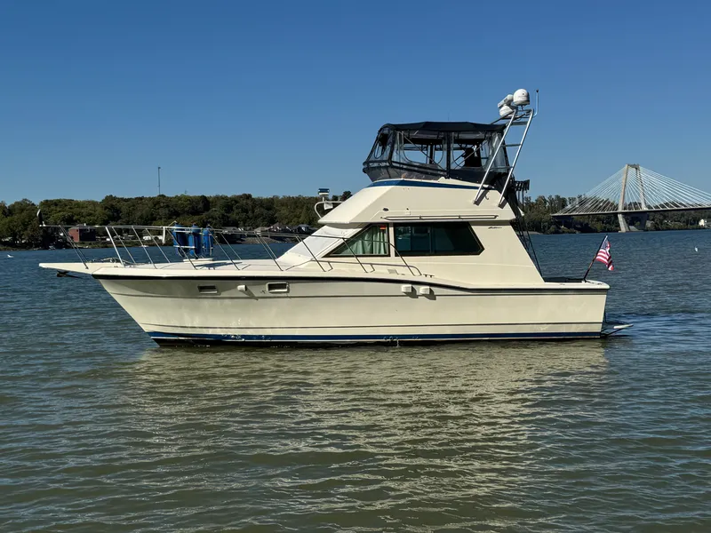 Slide: The Image of Hatteras 36 Sedan 1986 - 1