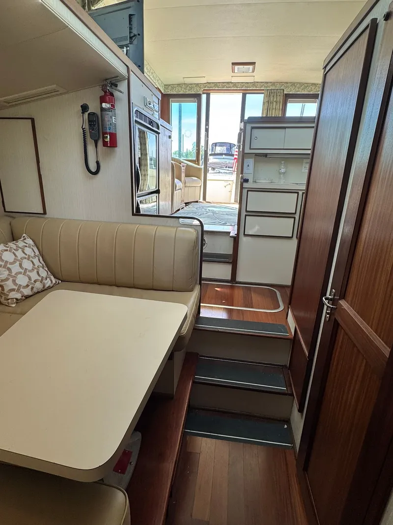 Slide: The Image of Hatteras 36 Sedan 1986 - 15